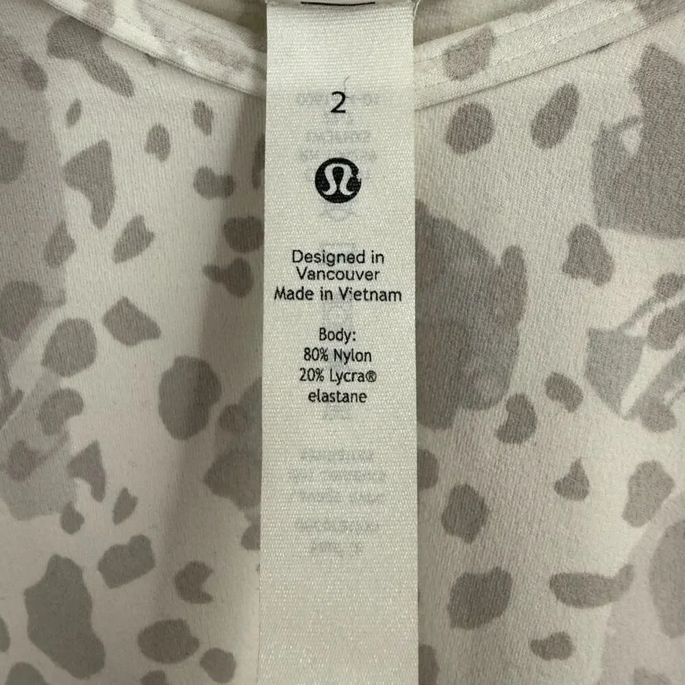 Lululemon Align Cropped T-Shirt Womens 2 White Animal Print Short Sleeve Stretch